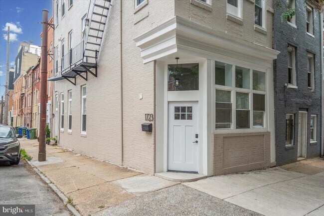Foto del edificio - 1723 E Lombard St
