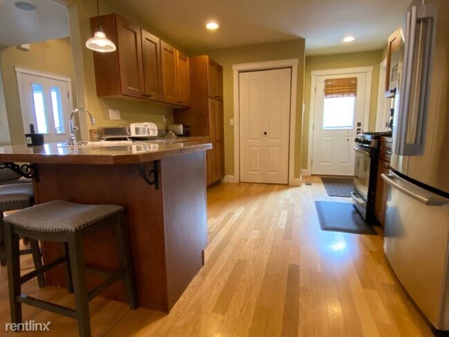 Building Photo - 3 br, 2.5 bath House - 543 Labrie Dr