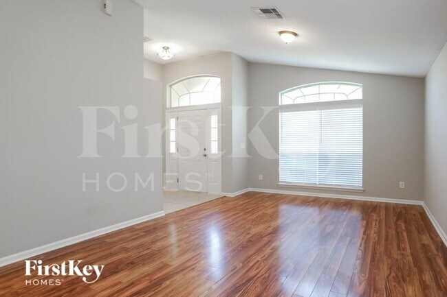 Building Photo - 1460 Greenway Pl