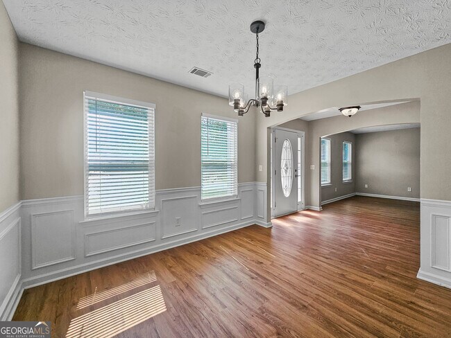 Foto del edificio - 80 Forest Brook Dr