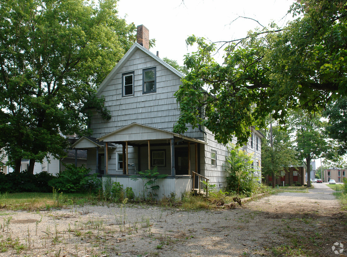 Building Photo - 823 N Capitol Ave