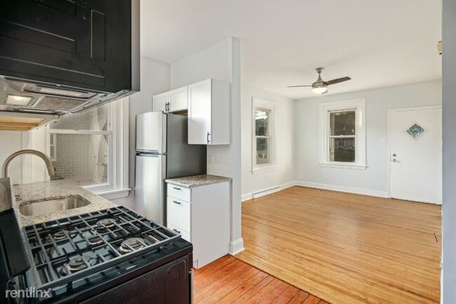 Foto del edificio - 8241 Pine Rd