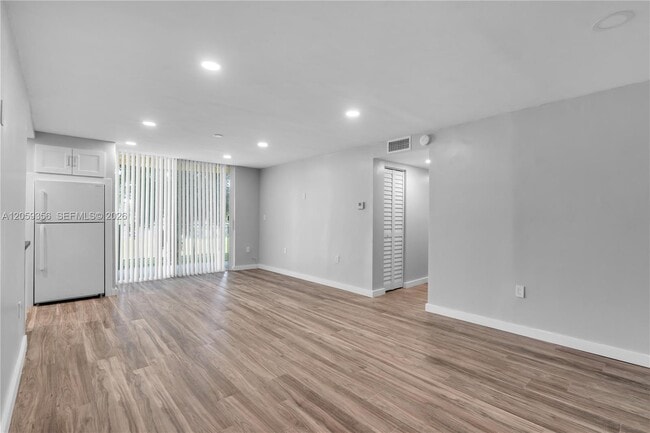 Foto del edificio - 9320 Fontainebleau Blvd