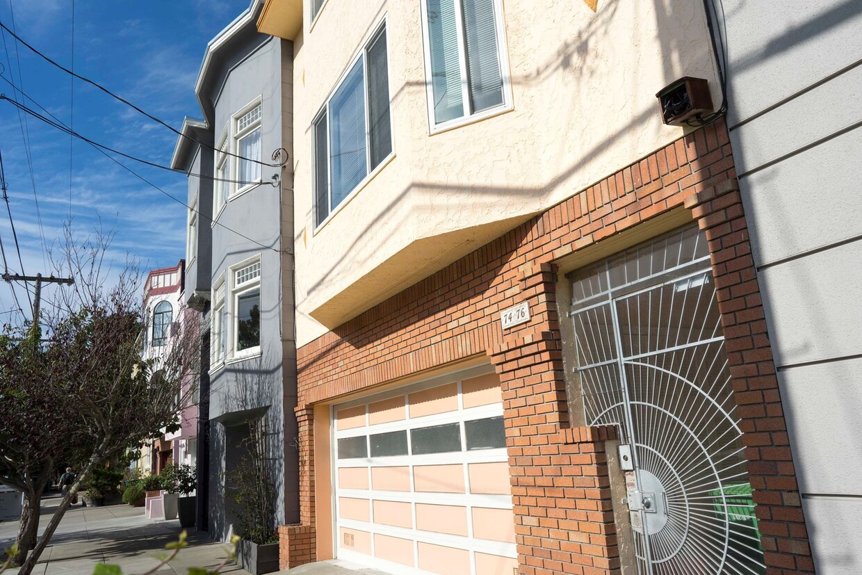 Primary Photo - Mid-floor Flat in a duplex located in the ...
