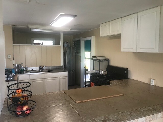 Building Photo - 124 Alahelenui St