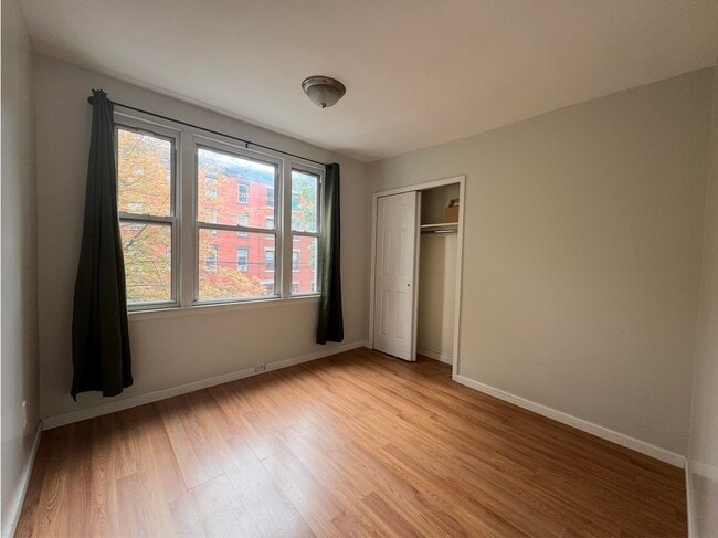 Building Photo - 216 1st St