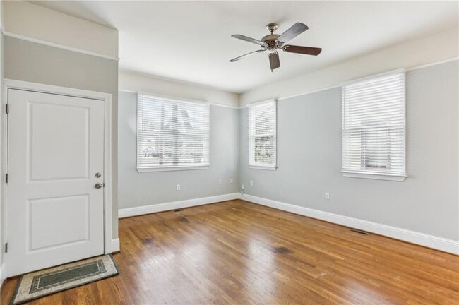 Foto del edificio - 872 Washington St SW