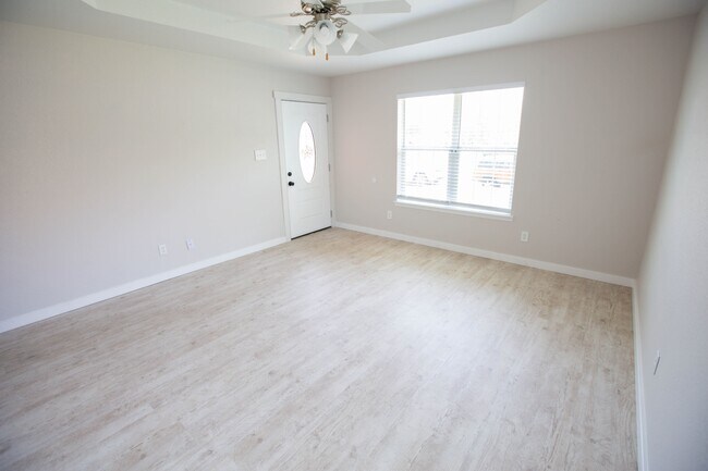 Building Photo - 2302 Valley Forge Ave