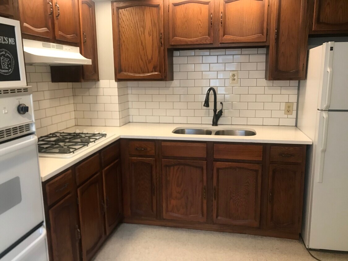 Primary Photo - 2529 Johnson St NE
