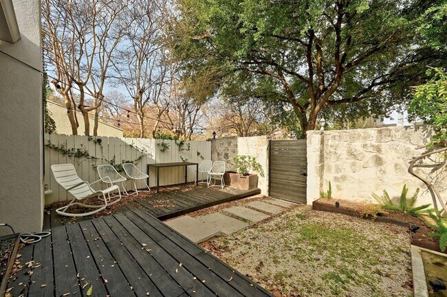 Building Photo - 1803 Polo Rd