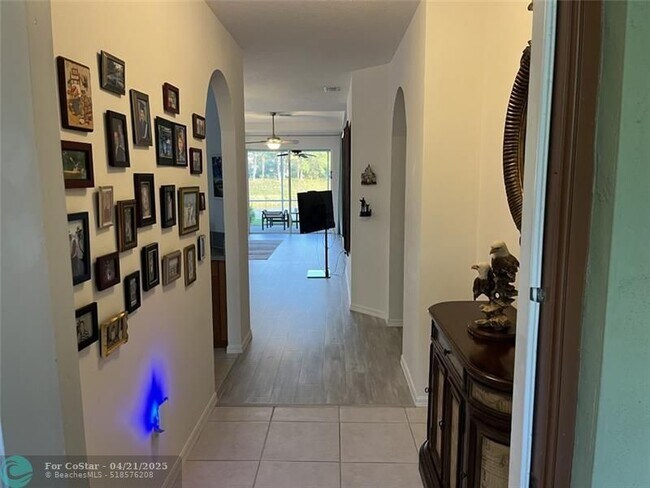 Foto del edificio - 10086 SW Chadwick Dr