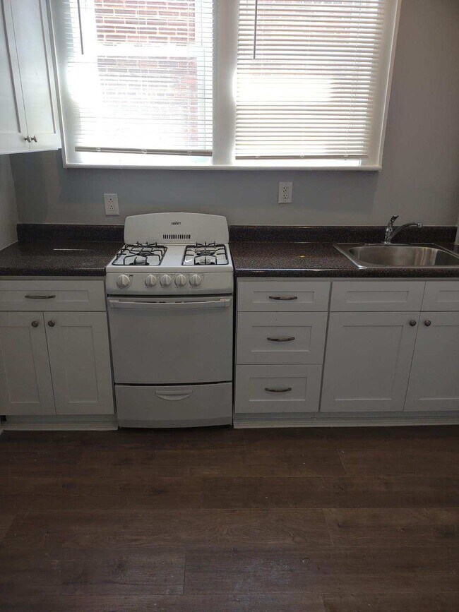 Foto del edificio - 972 McLean Ave