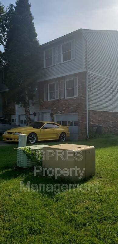 Primary Photo - 323 Garden Hill Dr