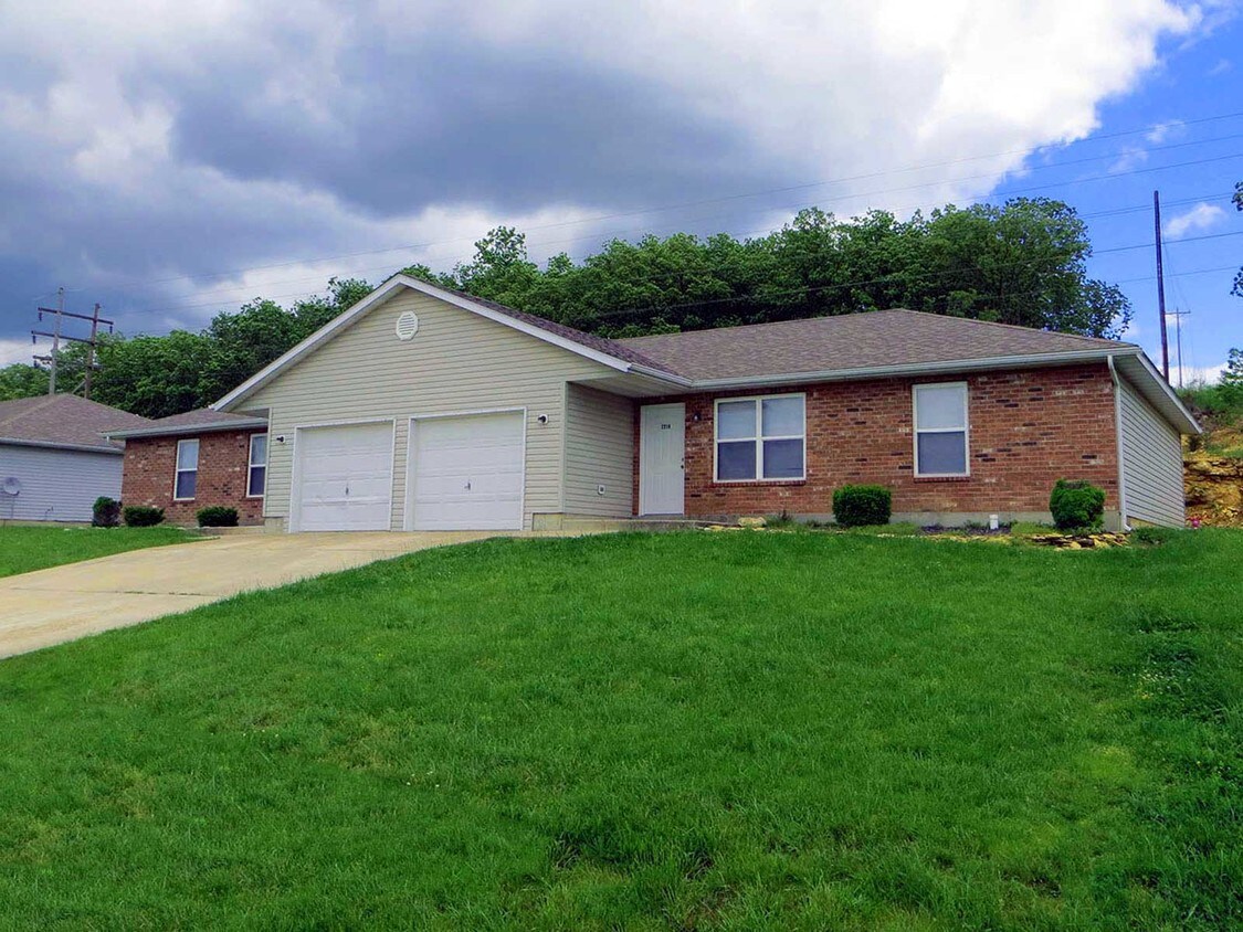 2216 Tenbrink Dr, Rolla, MO 65401 Townhome Rentals in Rolla MO