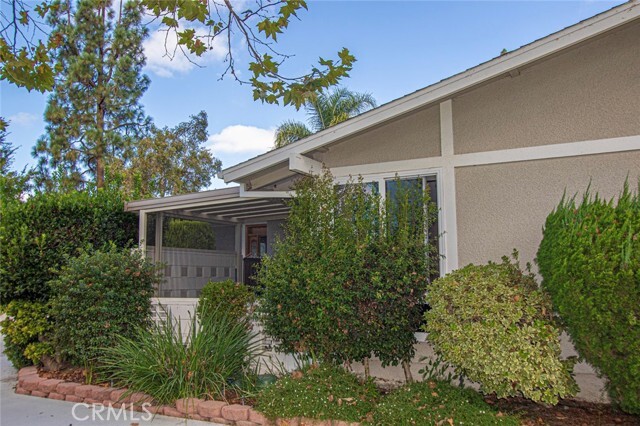 Building Photo - 594 Avenida Majorca