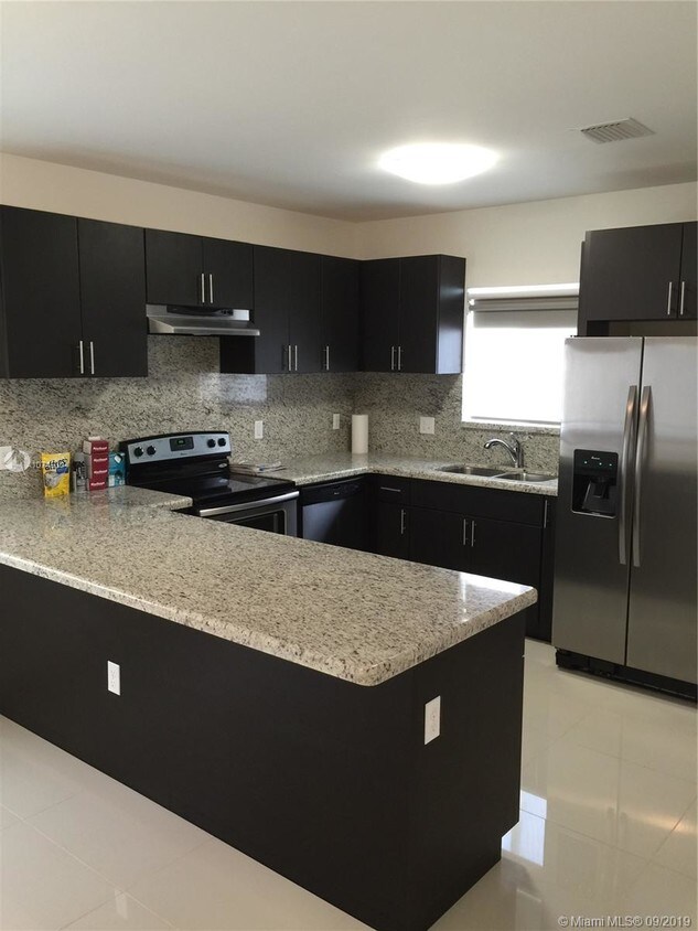 Foto principal - 1053 SW 11th St