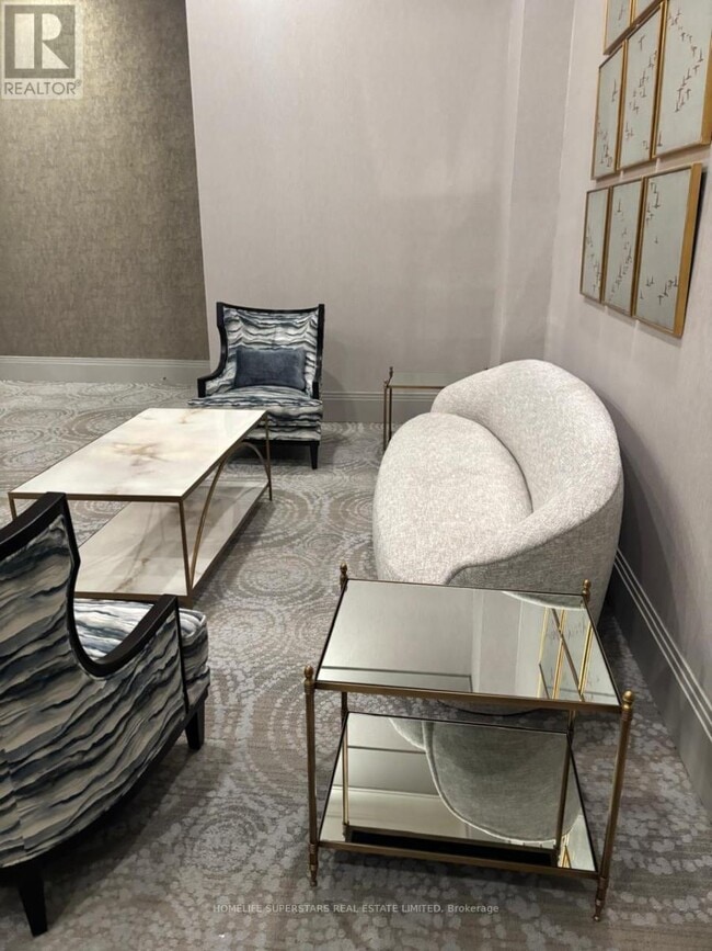 Building Photo - 30 Elm Dr W