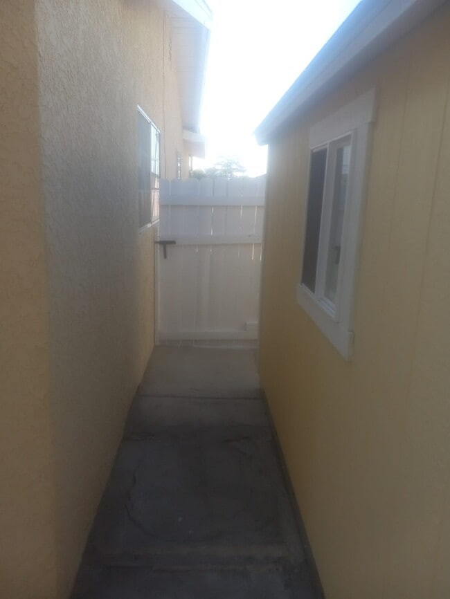 Building Photo - 4109 Live Oak St