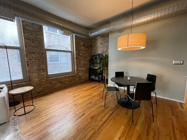 Foto del edificio - 417 S Jefferson St