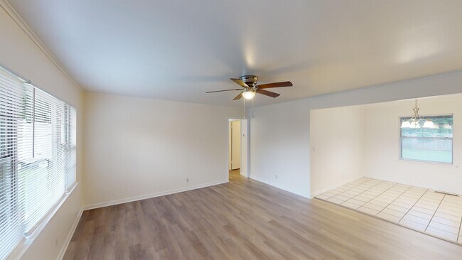 Foto del edificio - 1202 S Russell St