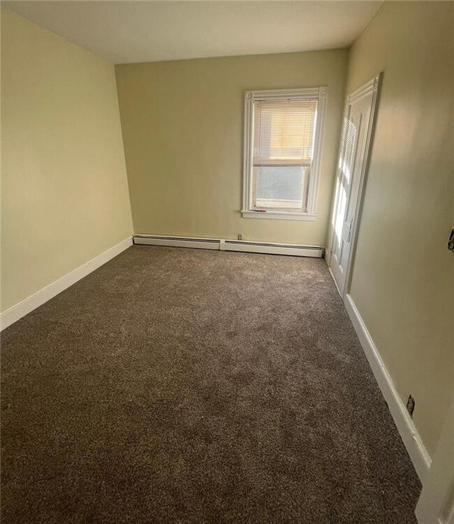 169 Wadsworth St, Providence, RI 02909 Room for Rent in Providence, RI