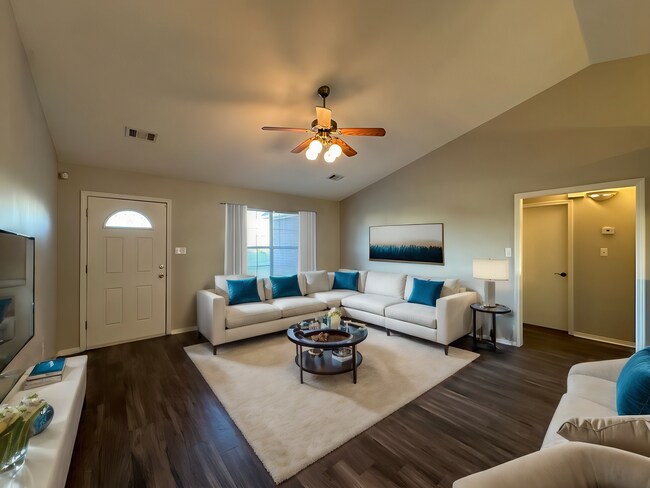 Foto del edificio - Gorgeously Updated 3 Bed 2 Bath 2 Car Garage