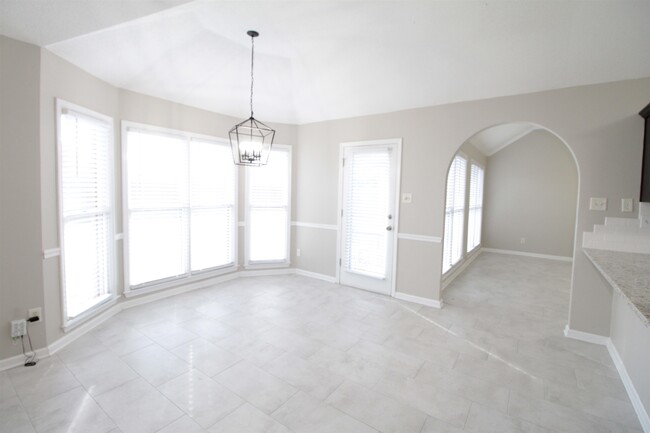 Building Photo - 1452 Far Dr