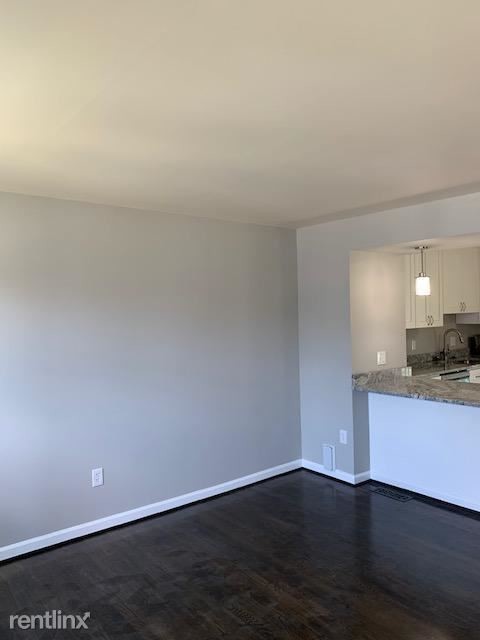 Building Photo - 2 br, 1 bath Townhome - 7618 Charlesmont Rd