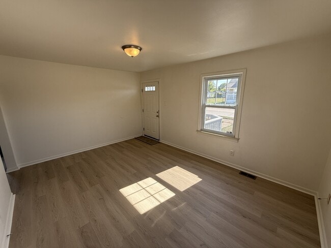 Building Photo - 8035 Chapp Ave