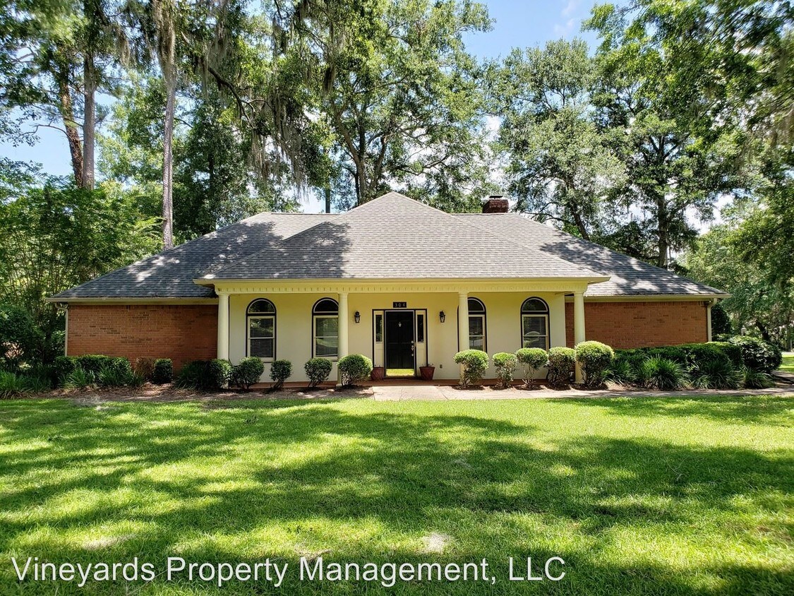 Foto principal - 4 br, 2 bath House - 304 Milestone Dr