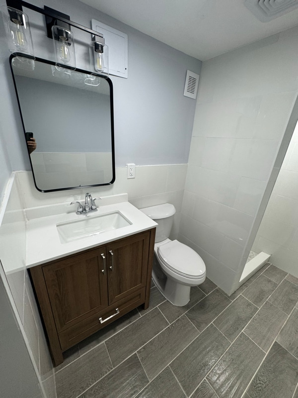 Building Photo - 390 14th Ave