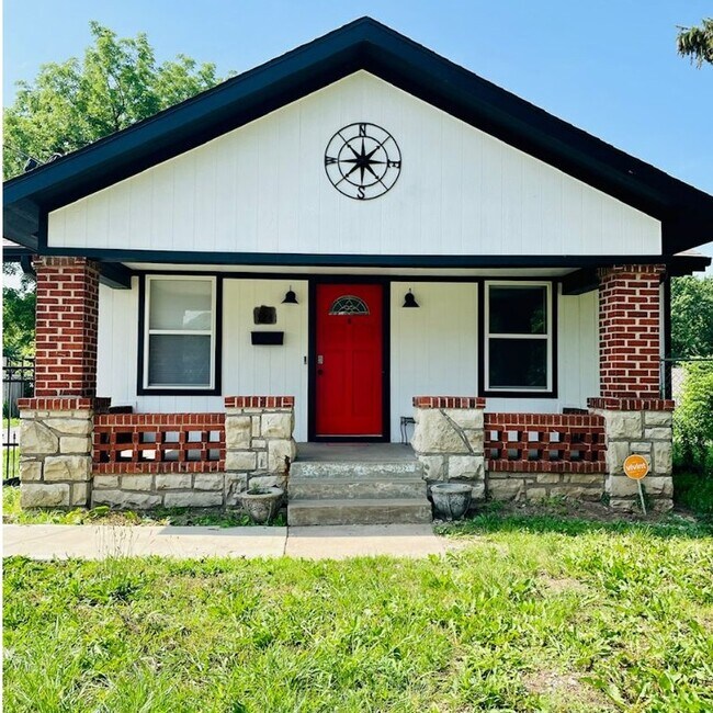 Foto del edificio - 1241 Douglas Ave
