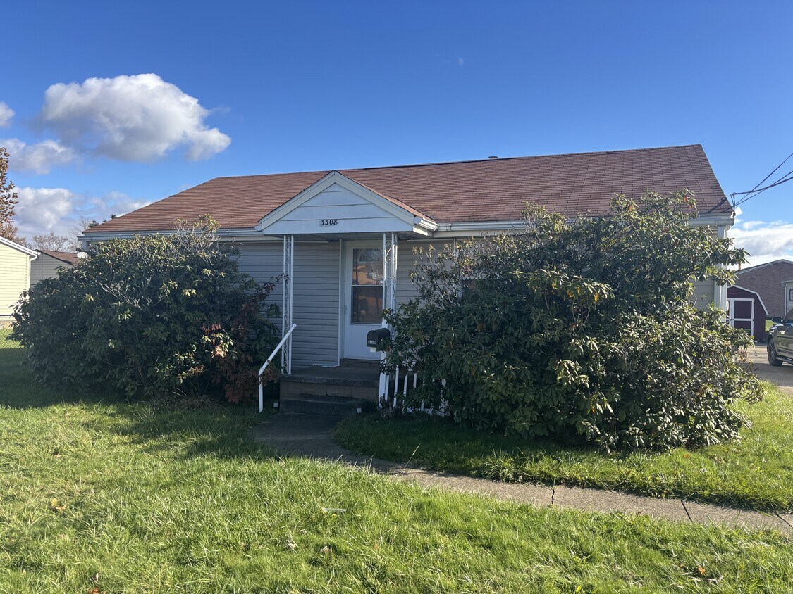 Foto principal - 3308 Harmont Ave NE