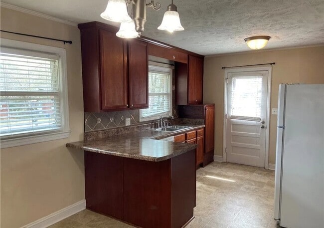 Building Photo - 604 Odom Dr