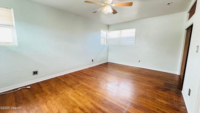 Building Photo - 607 Jessamine Blvd