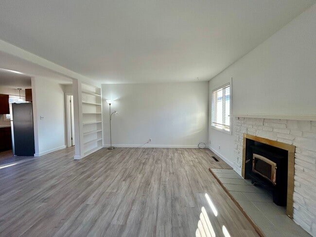 Foto del edificio - Can't Miss Home Near KVH