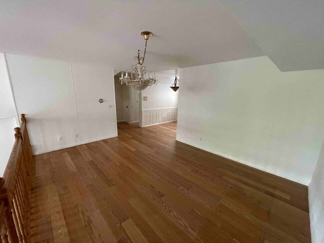 Building Photo - LARGE ENCINO SPA CONDO!