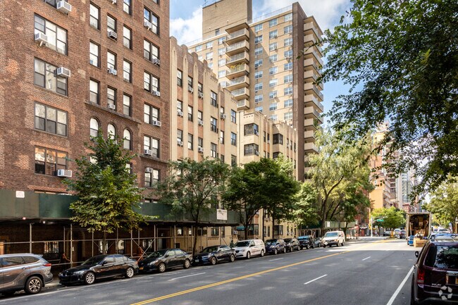Building Photo - 420 E 86th St