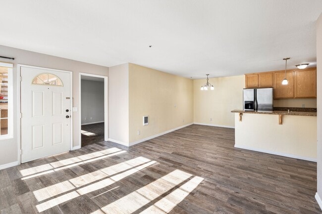 Building Photo - 1202 Donax Ave