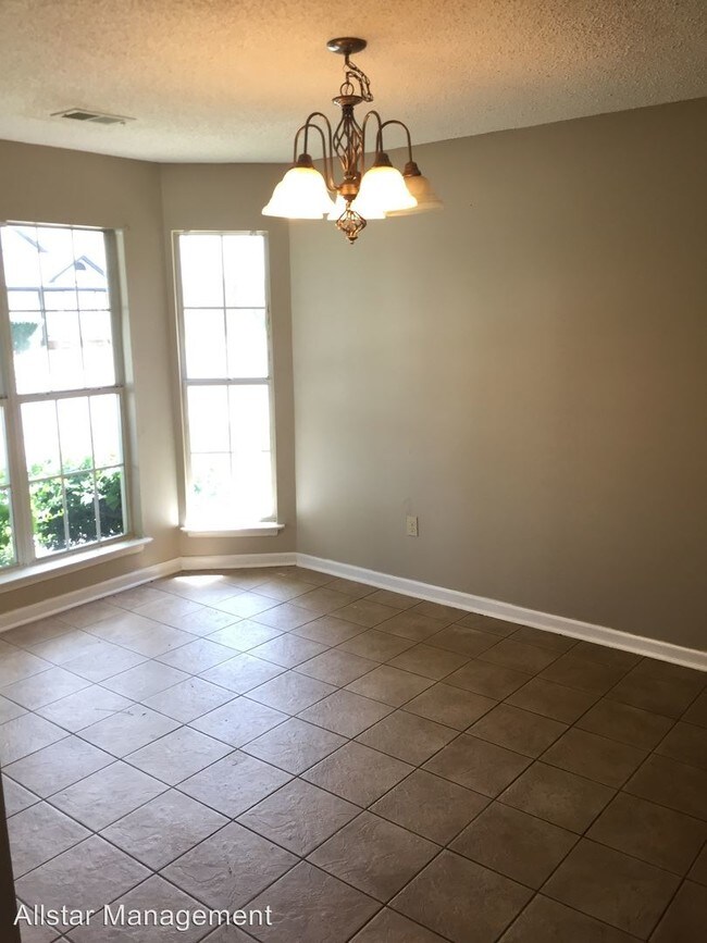 Building Photo - 3437 Laurelwood St