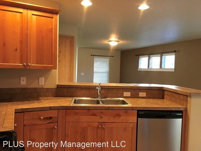 Building Photo - 3 br, 2.5 bath House - 20440 Brentwood Ave.