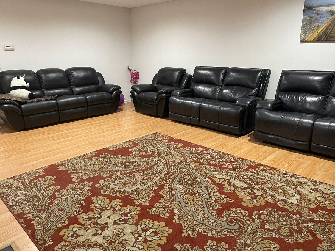 Living Room - 176 Thoreau Dr