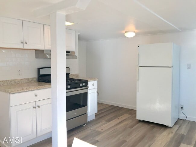 Building Photo - 1 br, 1 bath House - 33 Bayview Street