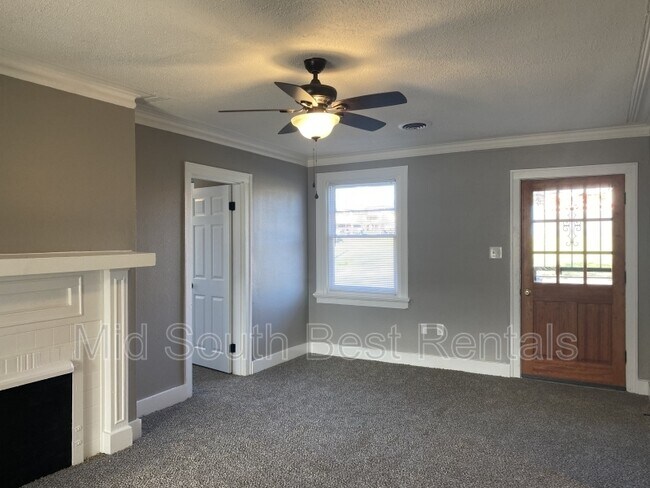 Foto del edificio - 2319 Riley Ave