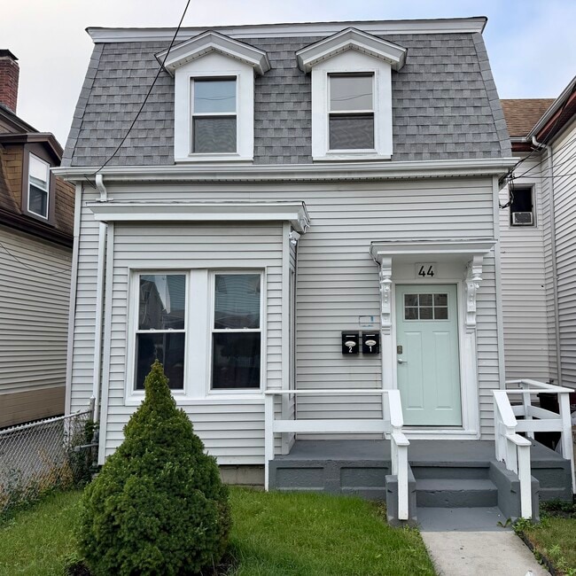 Building Photo - 44 Everett St