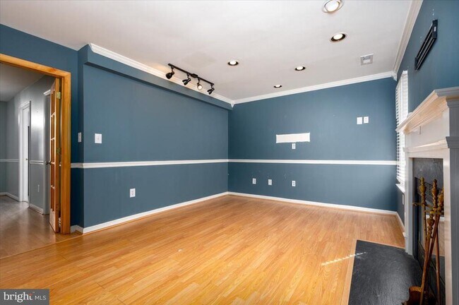 Building Photo - 2209 Commissary Cir