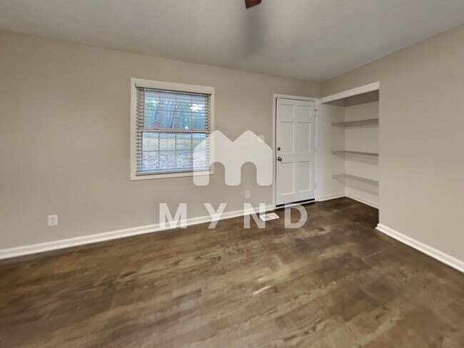Building Photo - 121 Nicklaus Dr