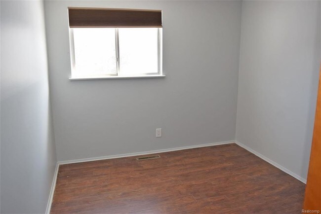 Foto del edificio - 3231 Union Lake Rd