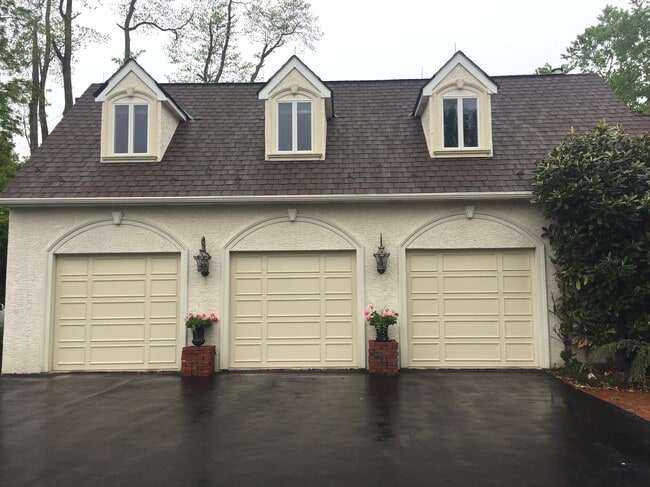 Building Photo - 4 Matisse Dr
