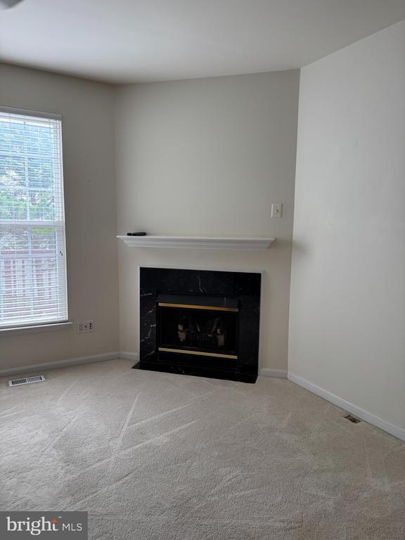 Building Photo - 13097 Park Crescent Cir